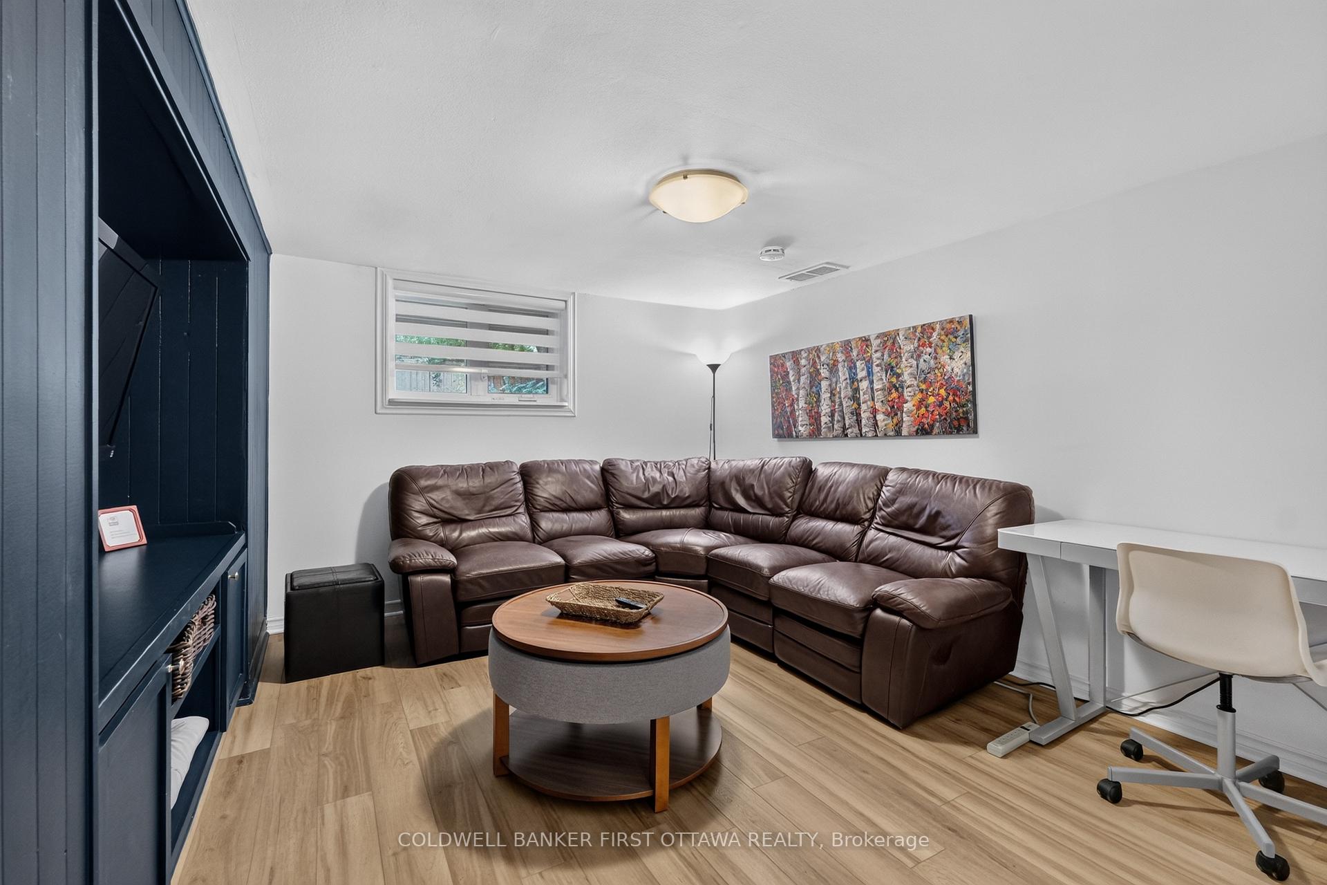 Photo 11 of 702 Crystal Street, Ottawa, Carson Meadows — HOMEH