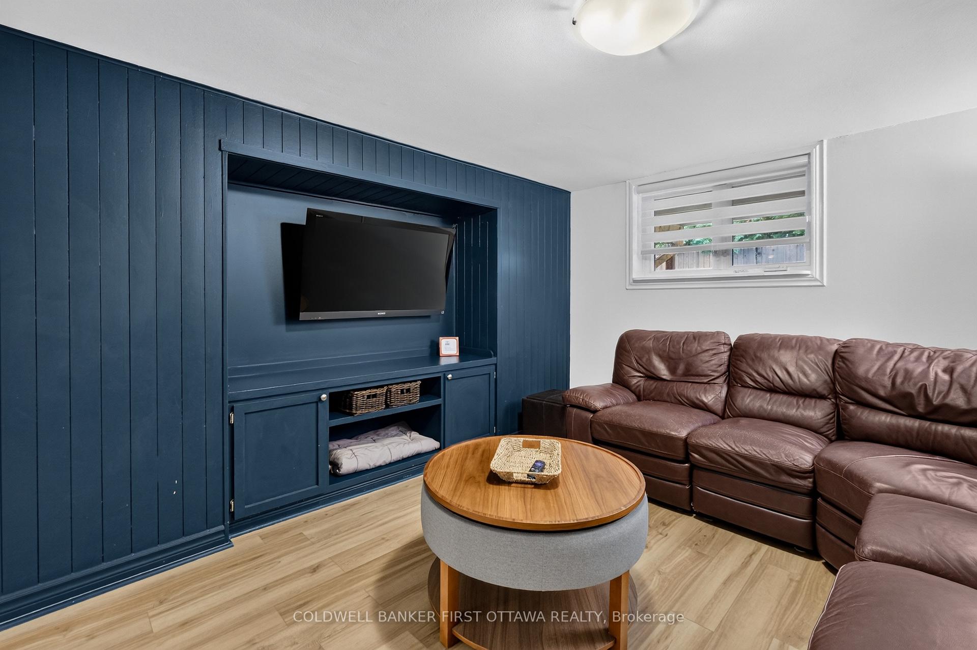 Photo 12 of 702 Crystal Street, Ottawa, Carson Meadows — HOMEH