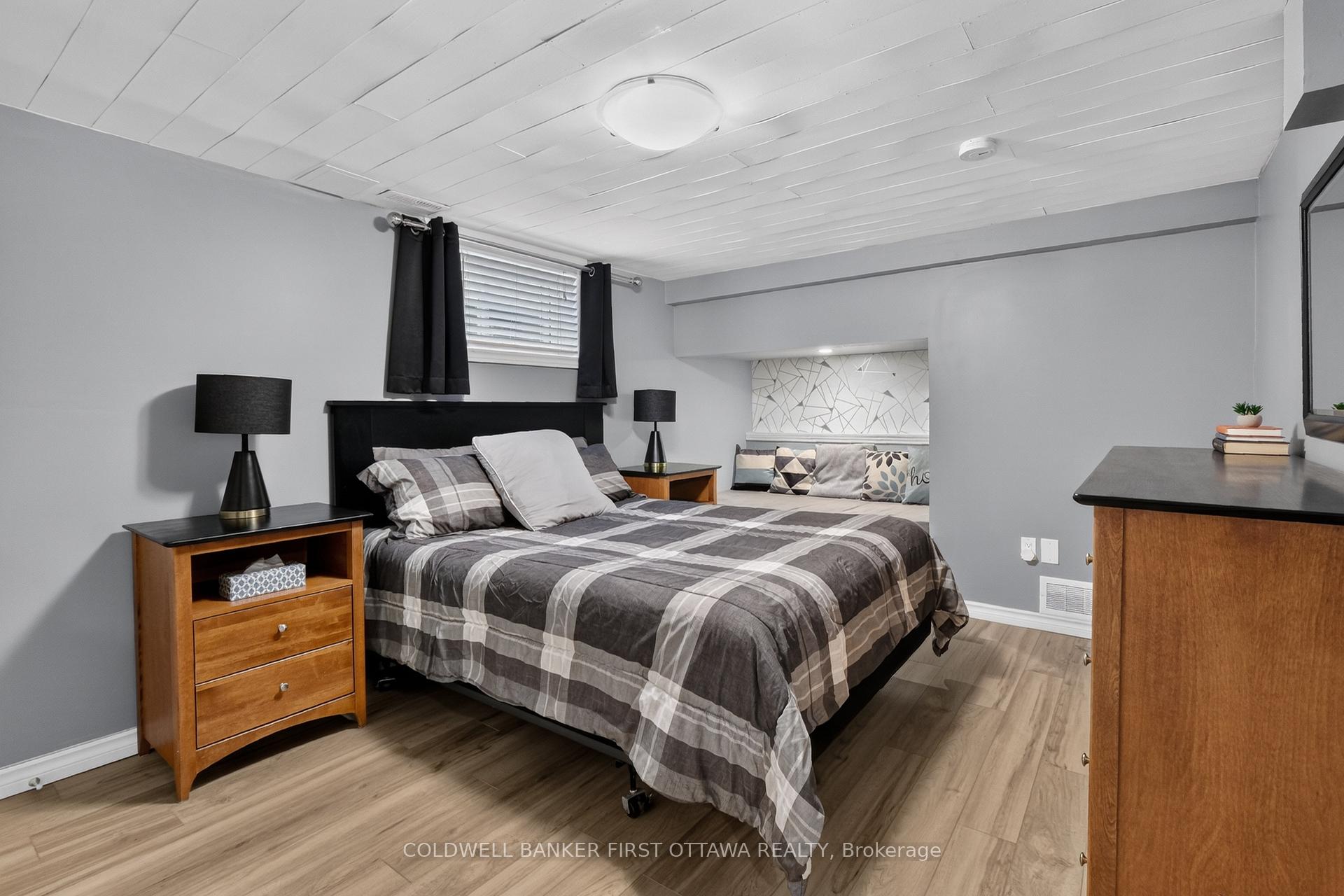 Photo 13 of 702 Crystal Street, Ottawa, Carson Meadows — HOMEH