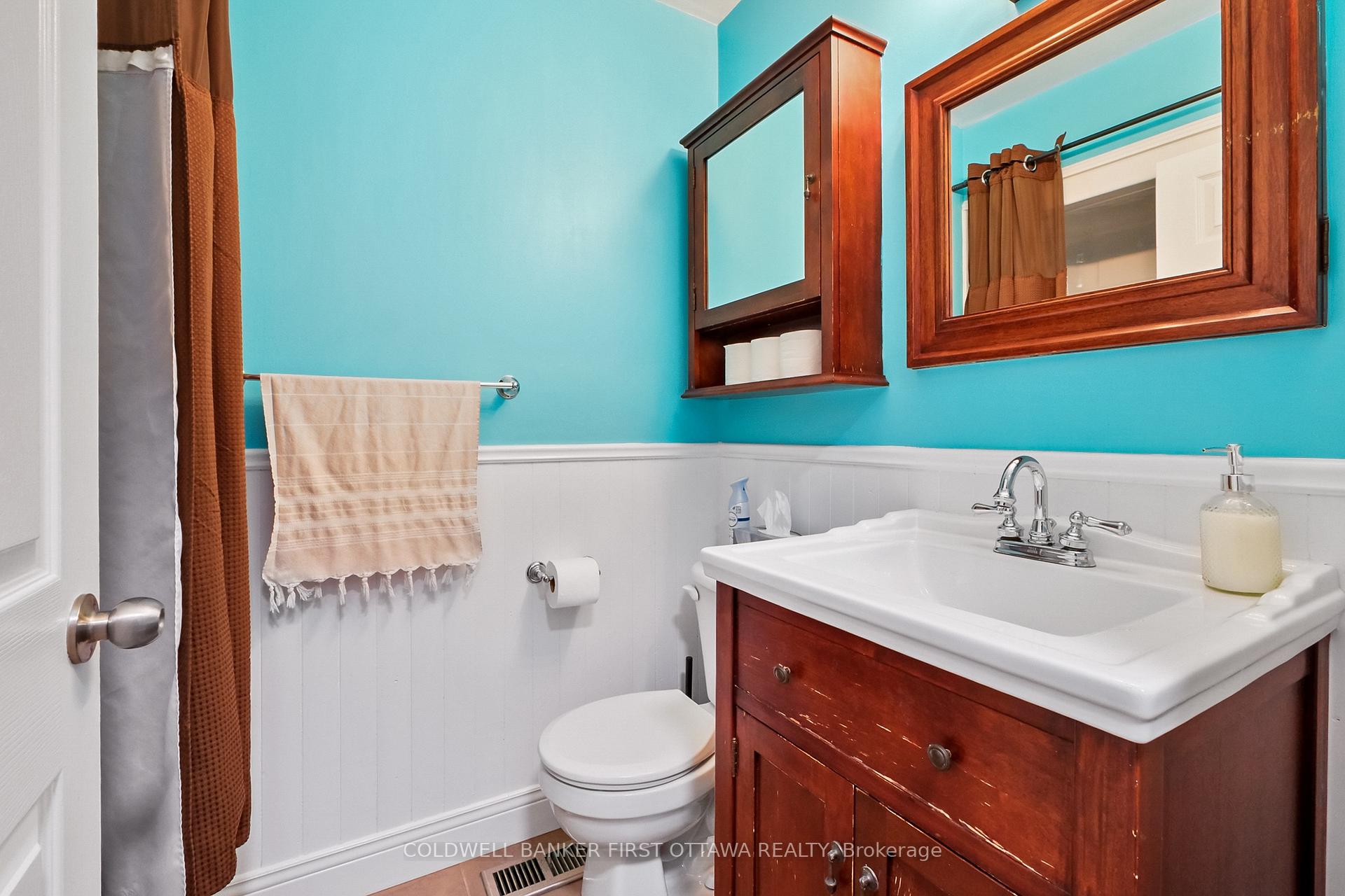 Photo 25 of 702 Crystal Street, Ottawa, Carson Meadows — HOMEH