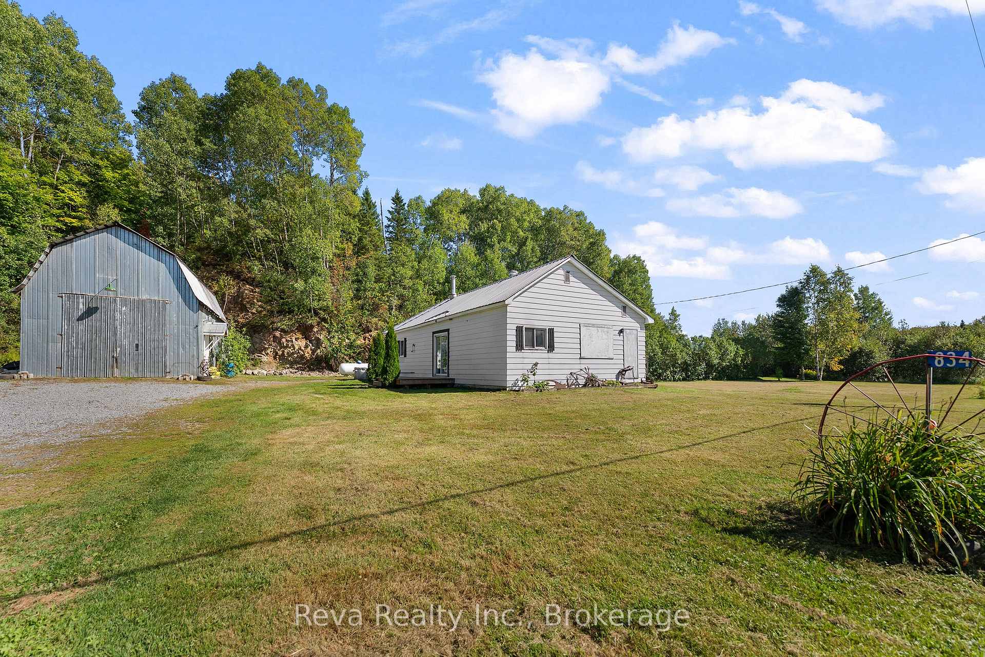 Photo of 834 Hybla Road
