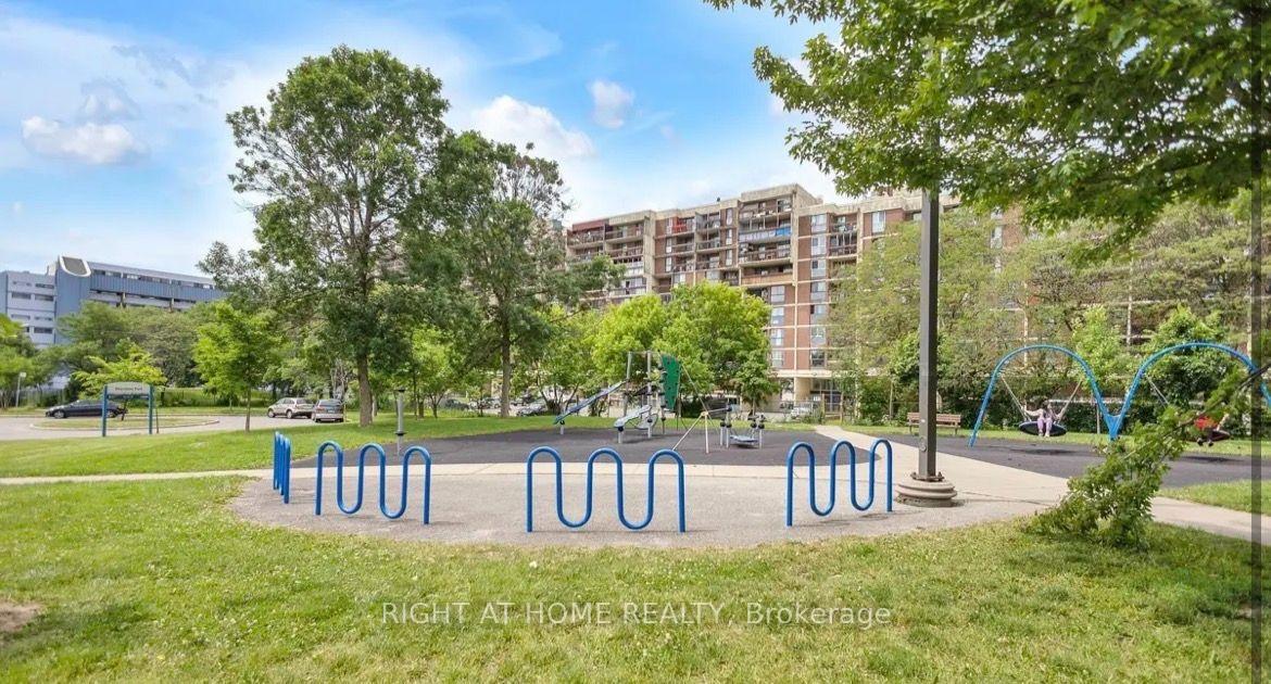 Photo 13 of Unit 503, 4689 Jane Street, North York, Black Creek — HOMEH