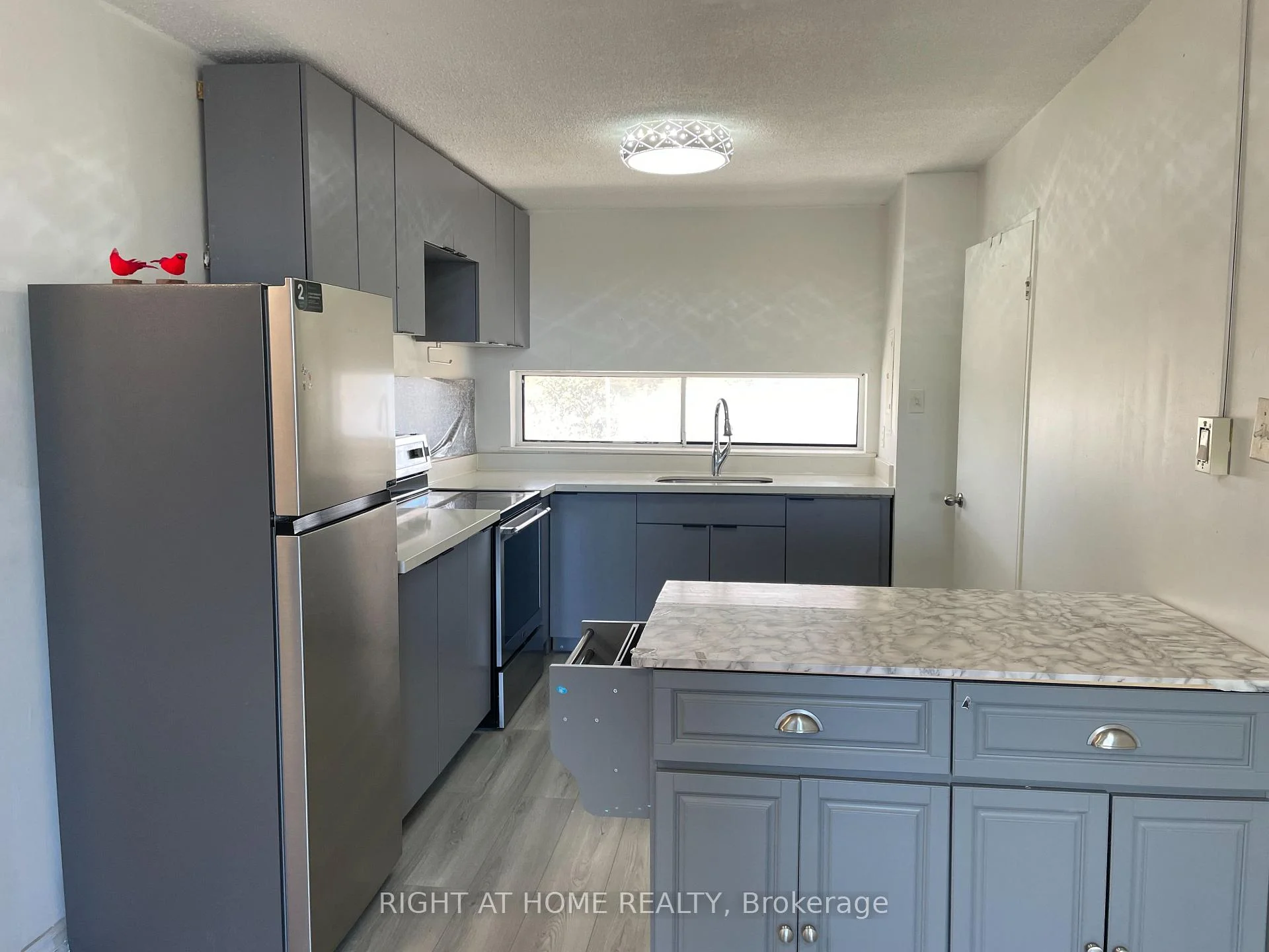 Photo 10 of Unit 503, 4689 Jane Street, North York, Black Creek — HOMEH