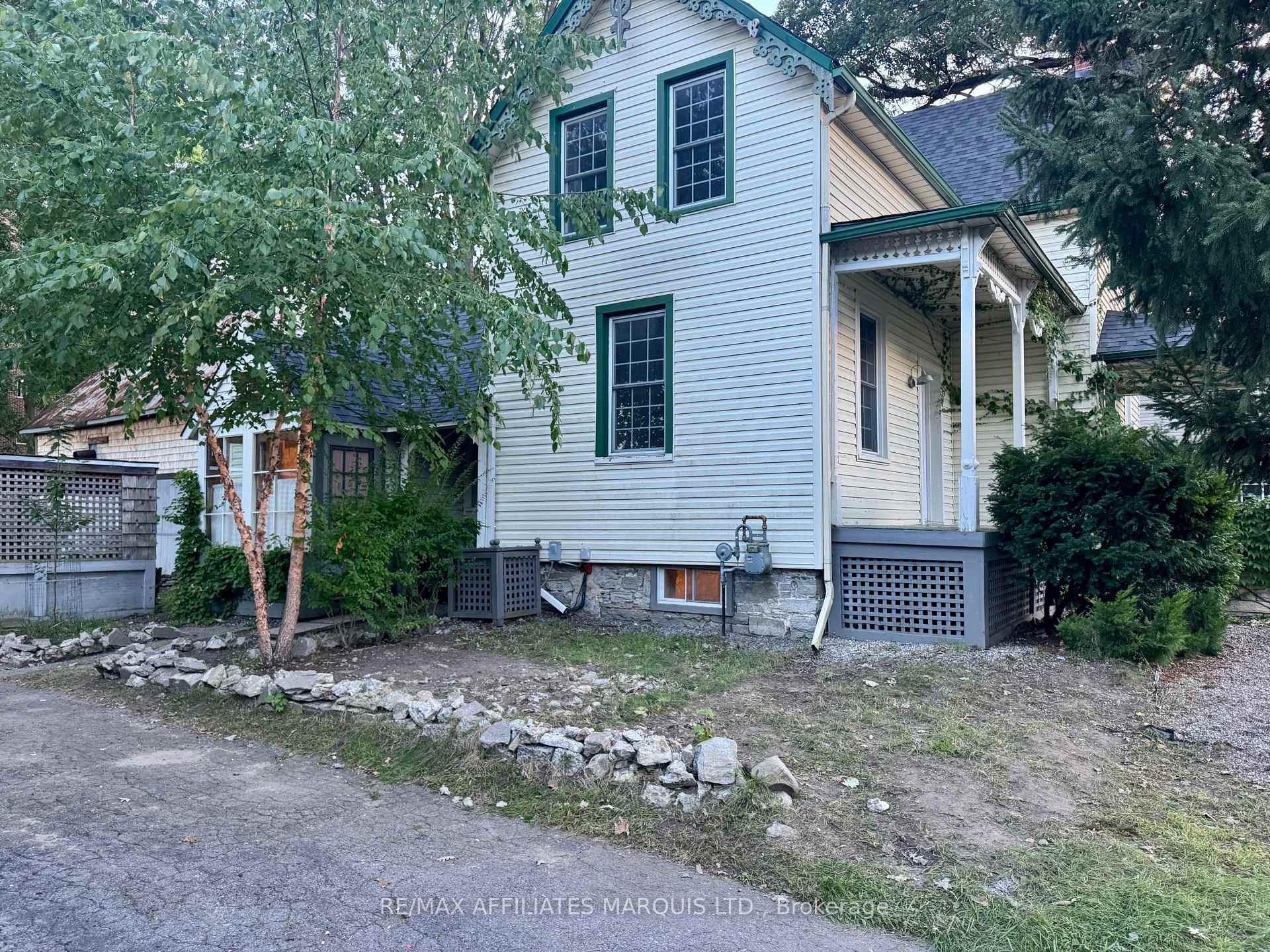 Photo 2 of 326 Third Street E, Cornwall, Cornwall — HOMEH