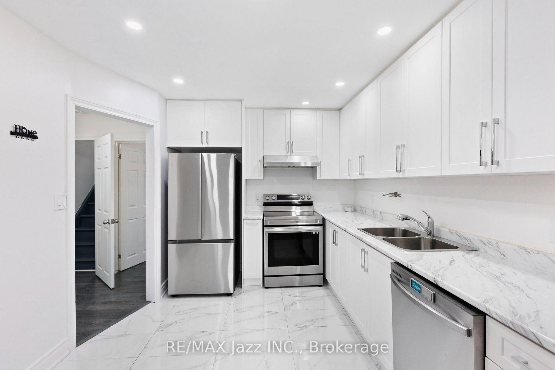 Photo 5 of 152 Elgin Street E, Oshawa, O'Neill — HOMEH