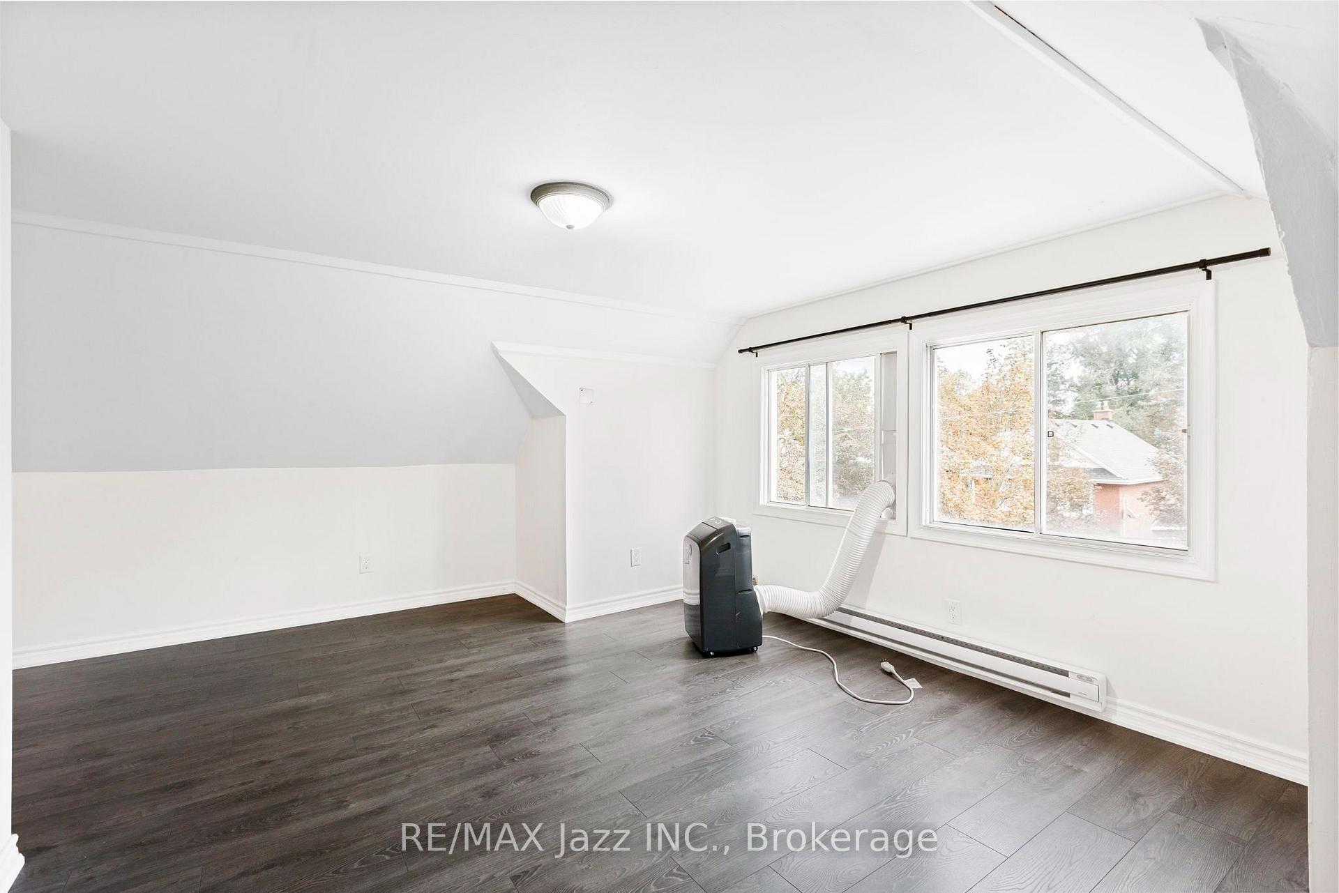 Photo 14 of 152 Elgin Street E, Oshawa, O'Neill — HOMEH