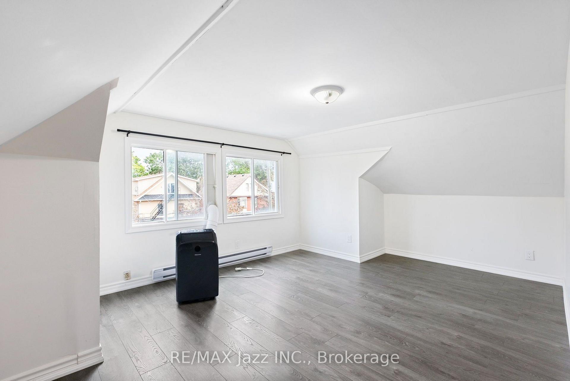 Photo 15 of 152 Elgin Street E, Oshawa, O'Neill — HOMEH