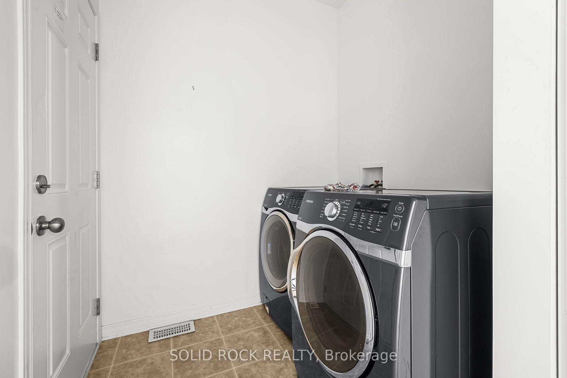 Photo 25 of 6617 Calwood Avenue E, Ottawa, Greely — HOMEH