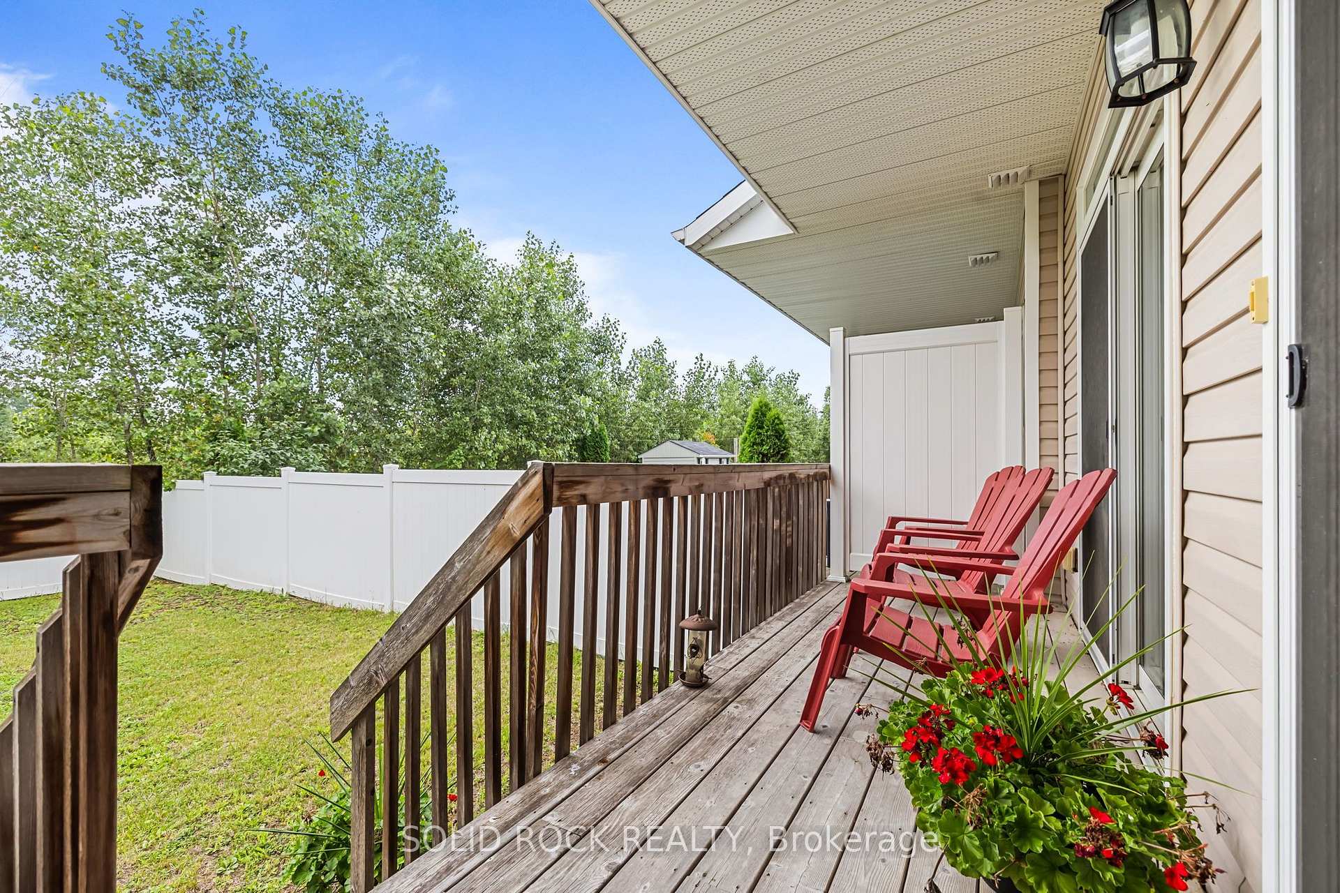 Photo 26 of 6617 Calwood Avenue E, Ottawa, Greely — HOMEH