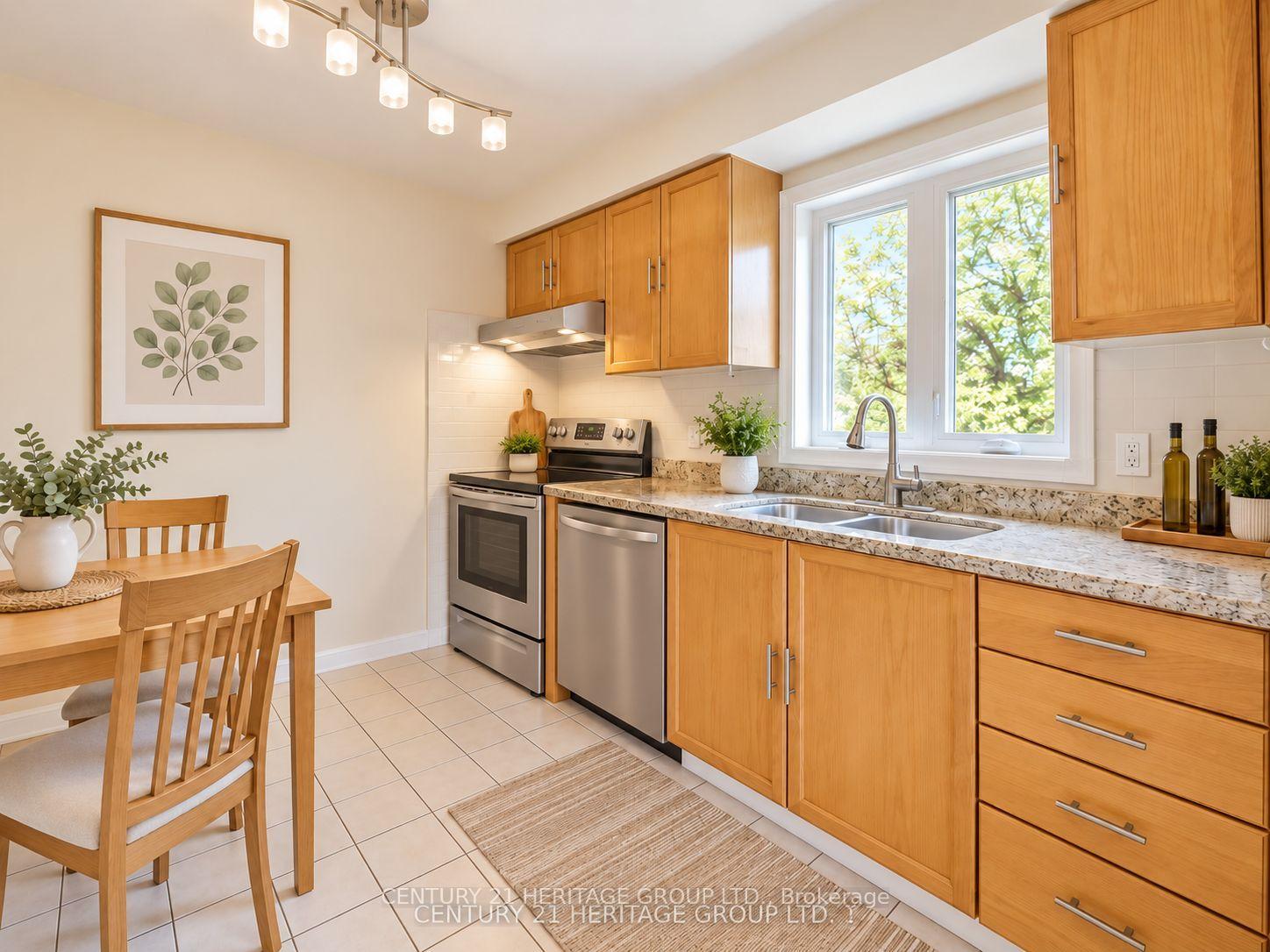 Photo 8 of Unit MAIN, 8 Park Lane Circle, Richmond Hill, South Richvale — HOMEH