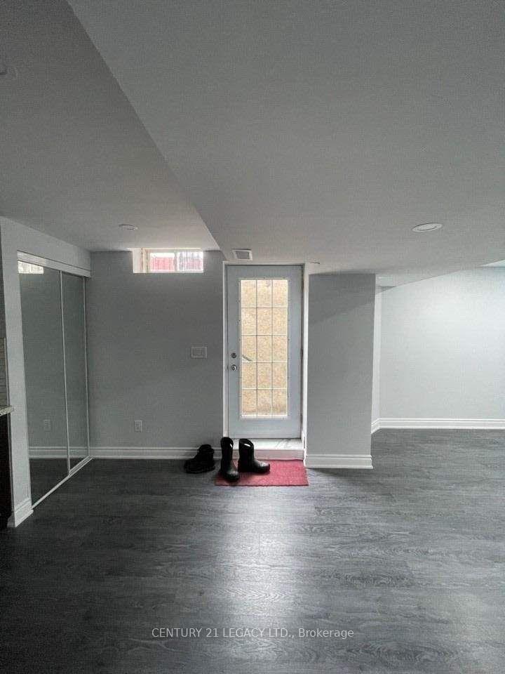 Photo 5 of 82 Ferncroft Place E, Brampton, Fletcher's Meadow — HOMEH