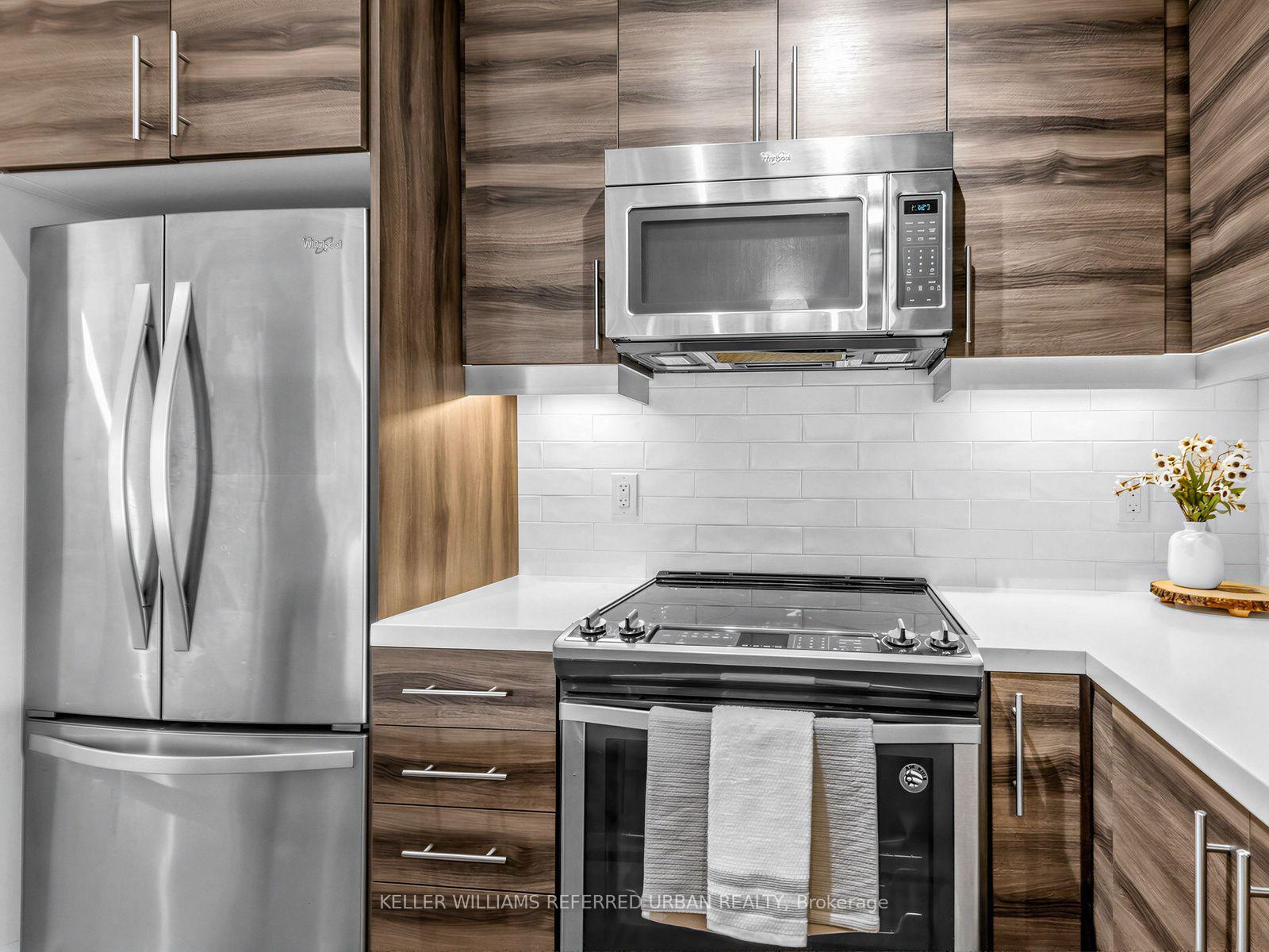 Photo 9 of Unit 919, 525 Adelaide Street W, Toronto, Waterfront Communities — HOMEH