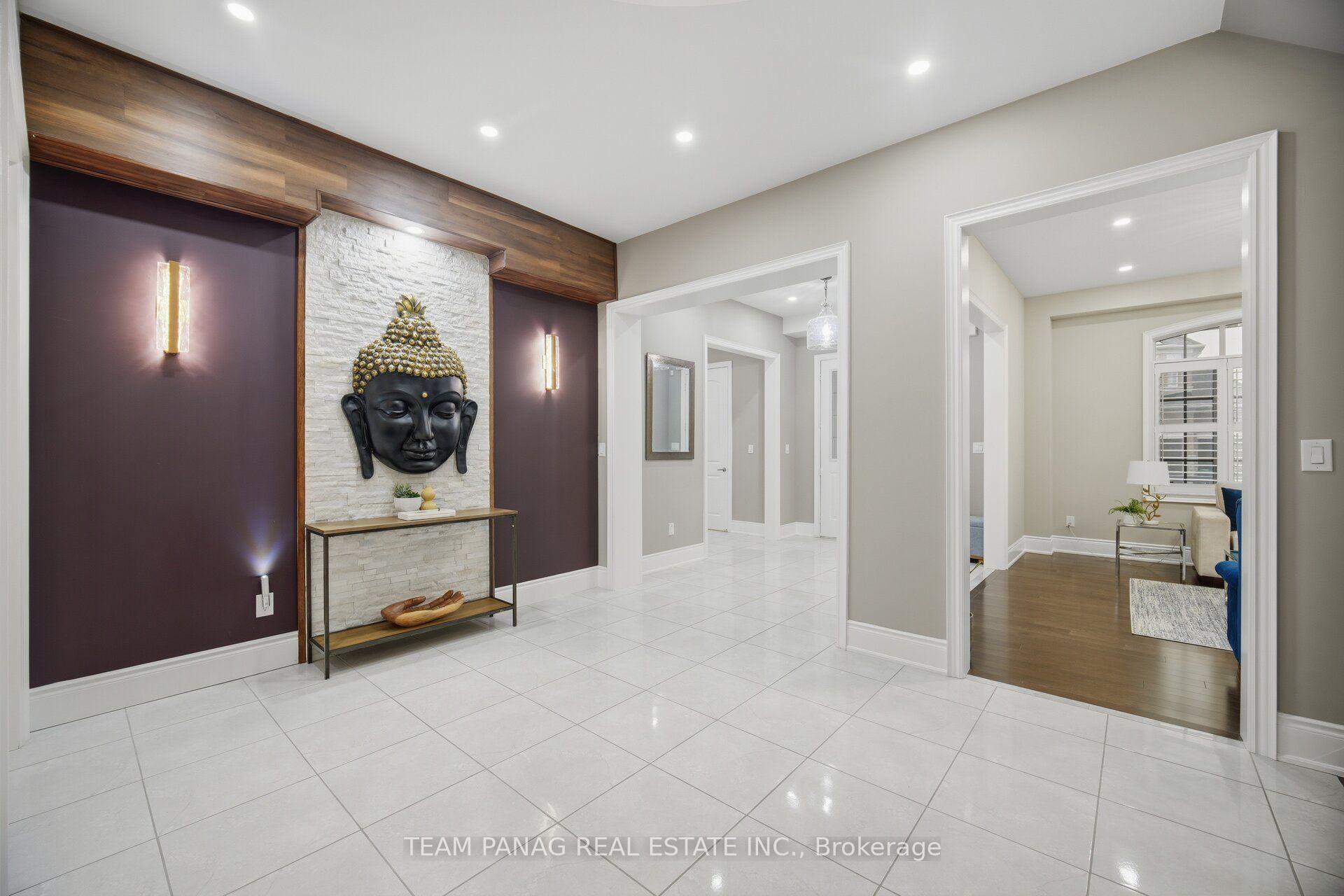 Photo 15 of 7 Balloon Crescent, Brampton, Toronto Gore Rural Estate — HOMEH