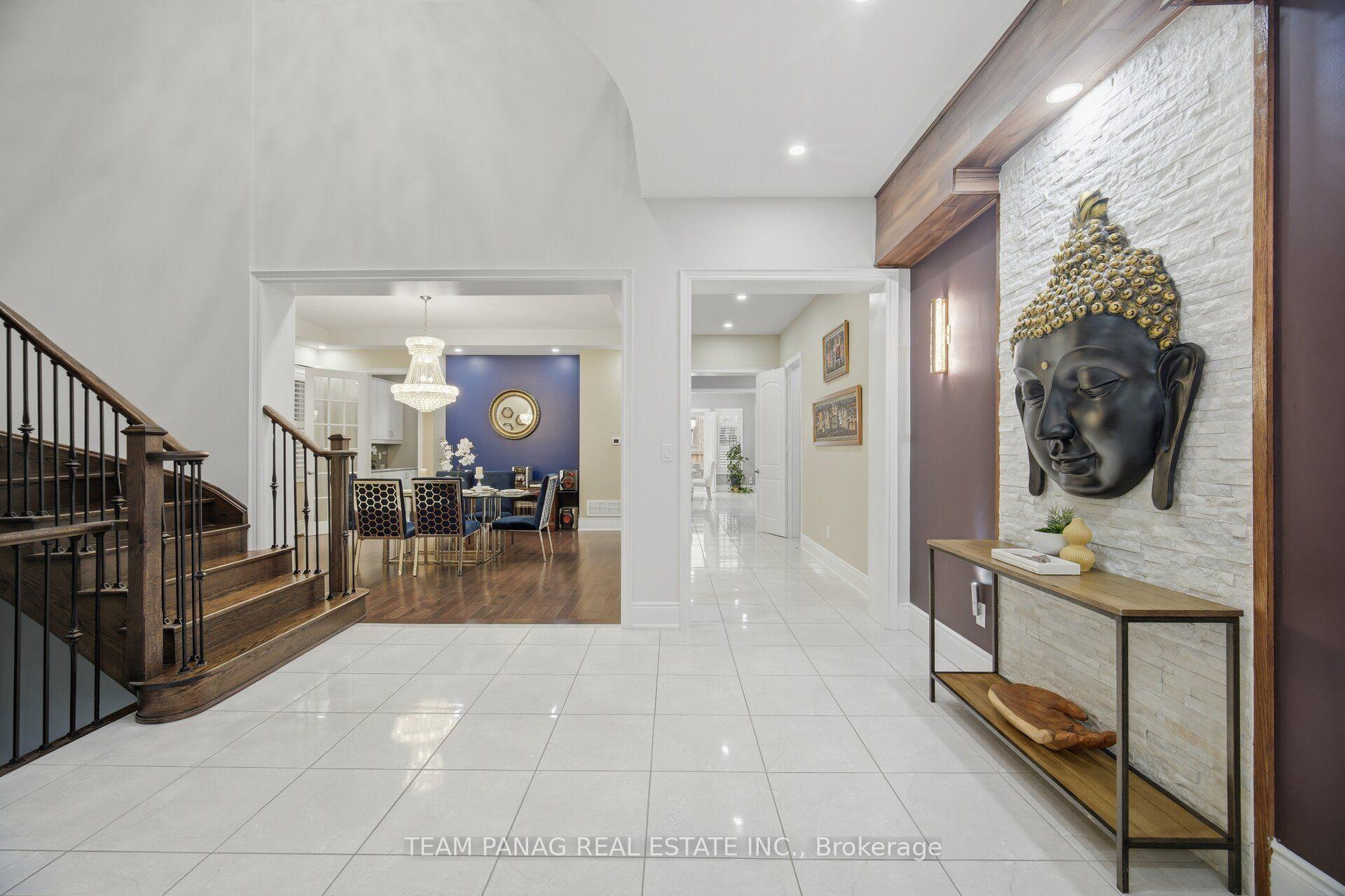 Photo 16 of 7 Balloon Crescent, Brampton, Toronto Gore Rural Estate — HOMEH