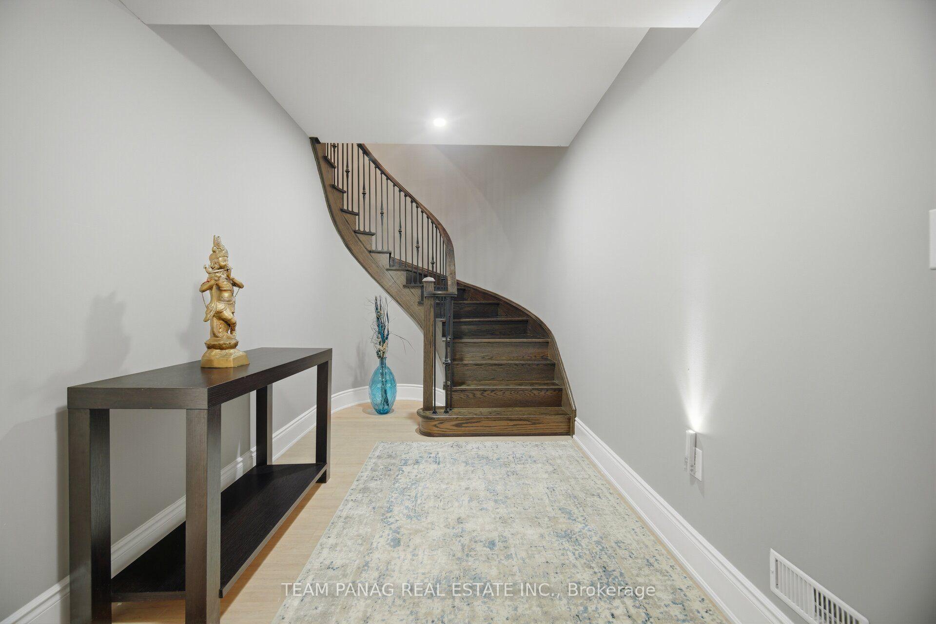 Photo 41 of 7 Balloon Crescent, Brampton, Toronto Gore Rural Estate — HOMEH