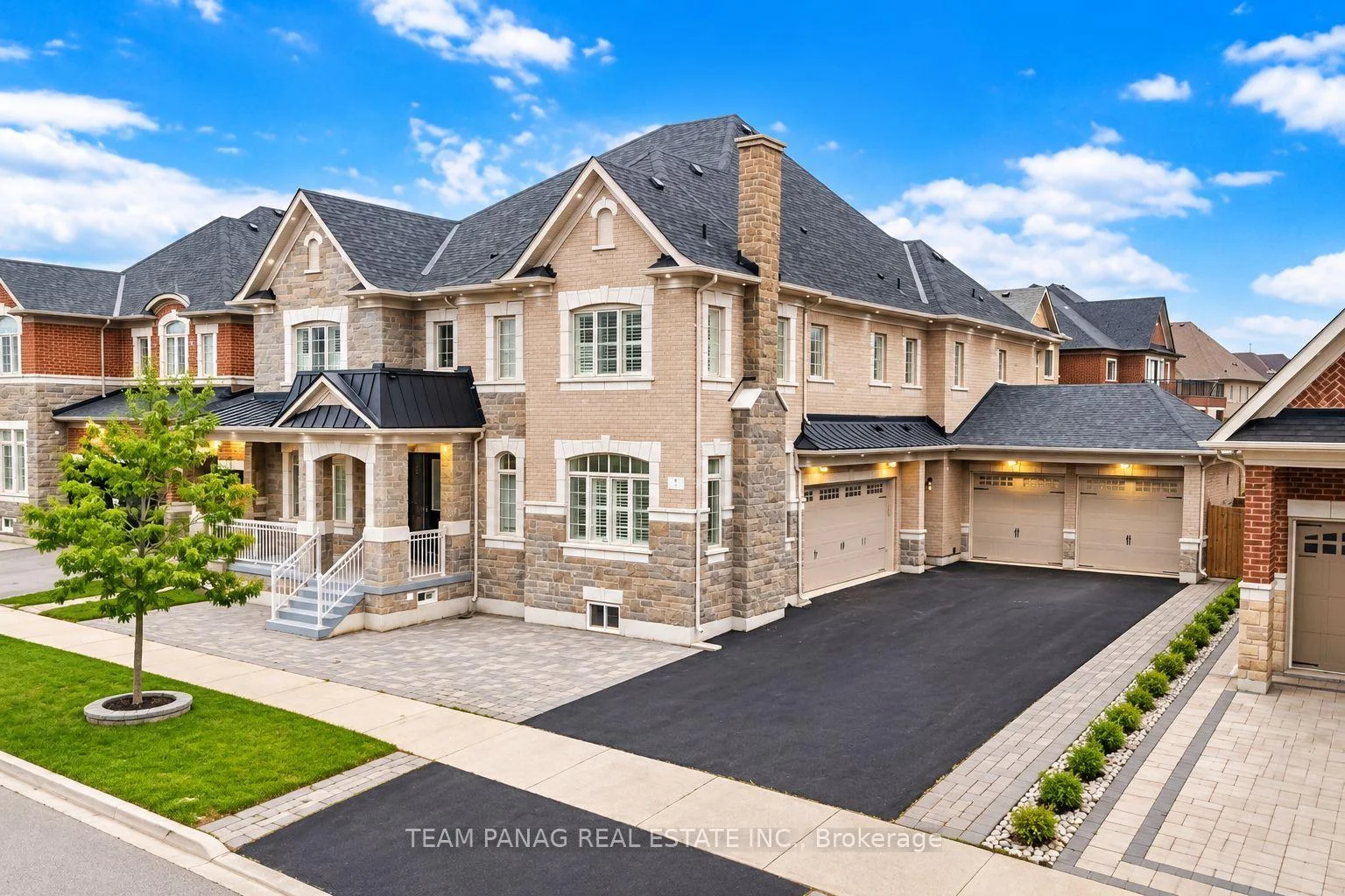 Photo 7 of 7 Balloon Crescent, Brampton, Toronto Gore Rural Estate — HOMEH