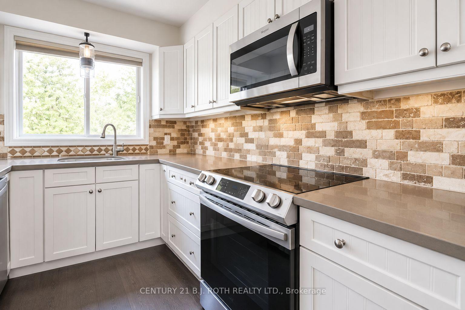 Photo 12 of Unit Unit 14, 30 Laguna Parkway, Ramara, Rural Ramara — HOMEH