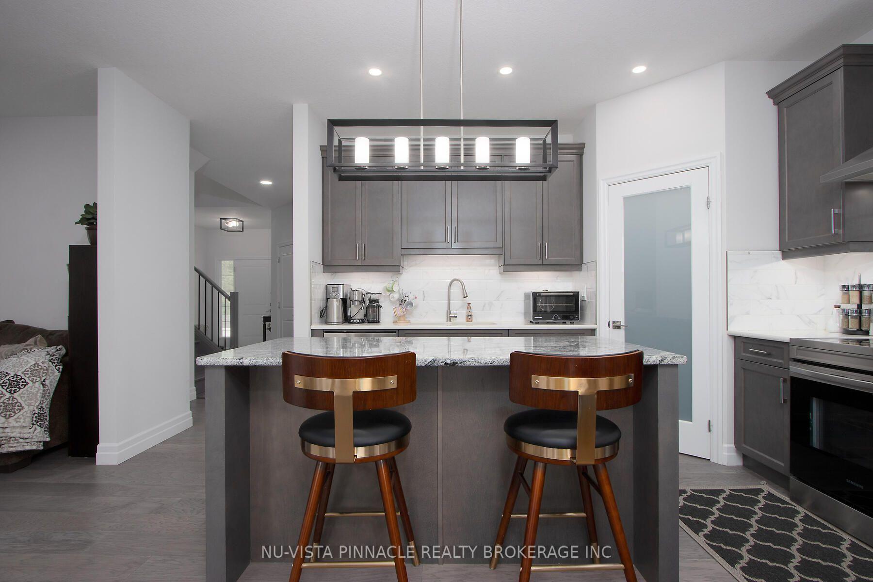 Photo 10 of 2192 Saddlerock Avenue, London, North S — HOMEH