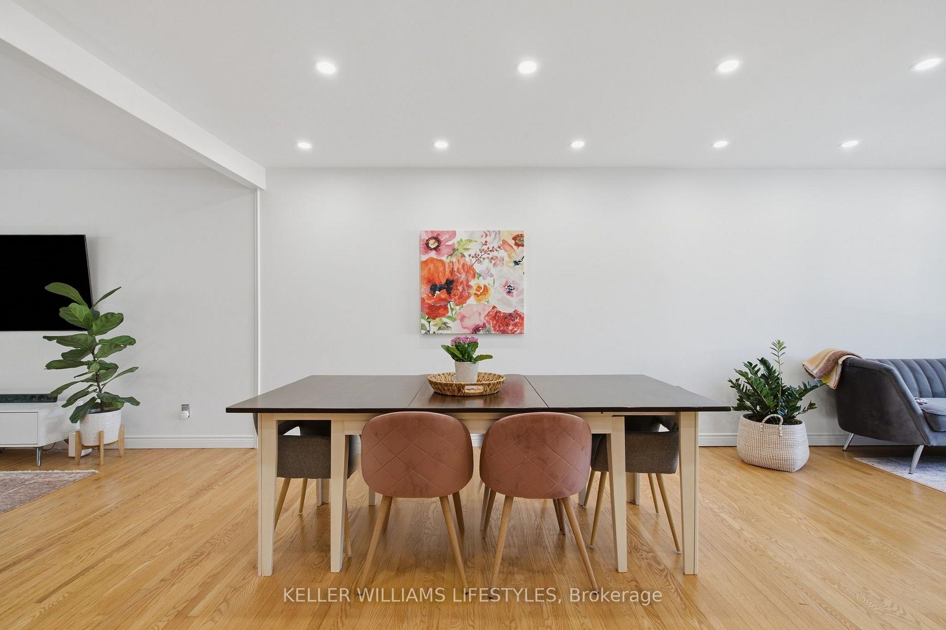 Photo 7 of 1 Queen Anne Circle, London, North M — HOMEH