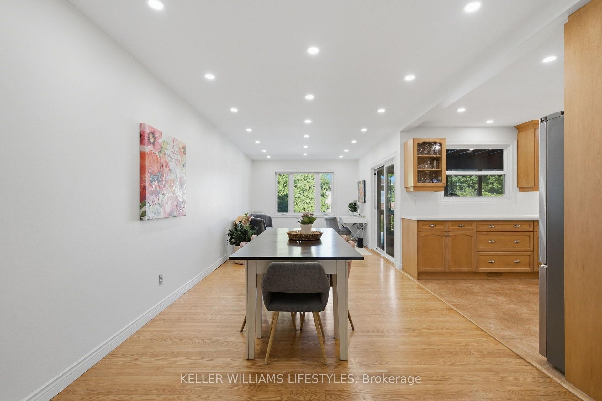 Photo 9 of 1 Queen Anne Circle, London, North M — HOMEH
