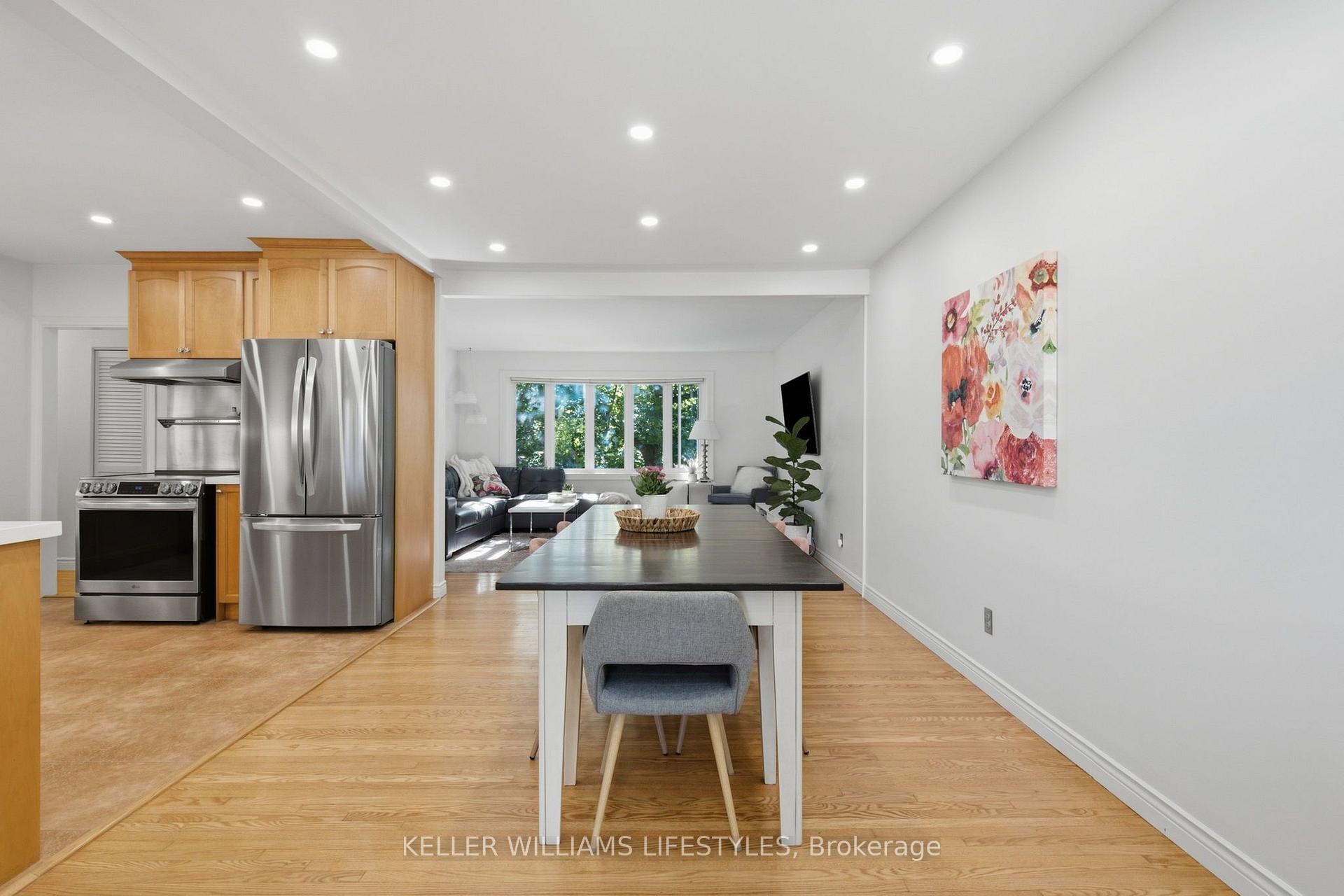 Photo 10 of 1 Queen Anne Circle, London, North M — HOMEH