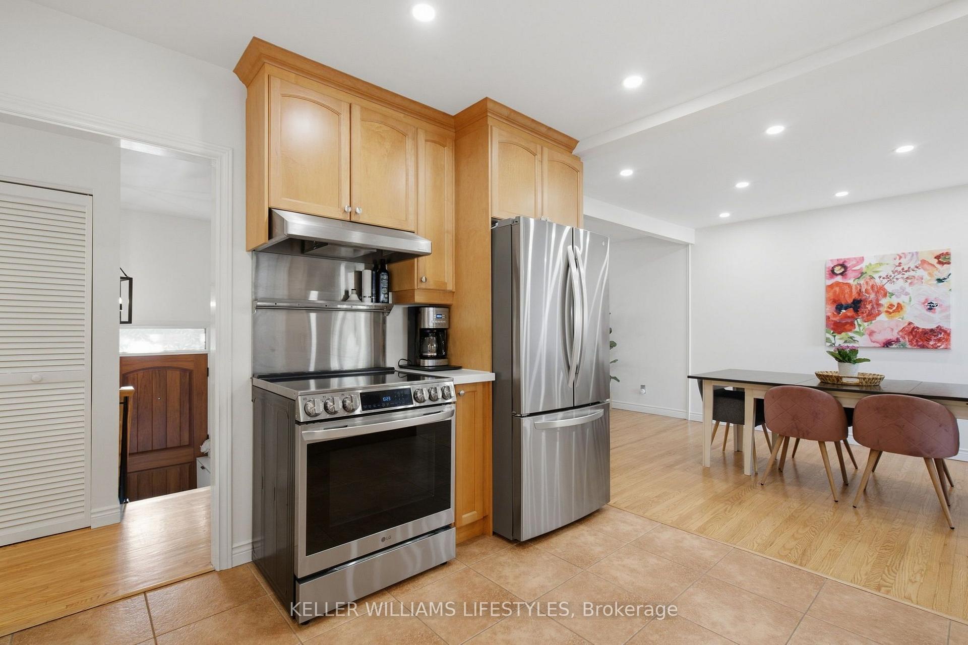 Photo 15 of 1 Queen Anne Circle, London, North M — HOMEH