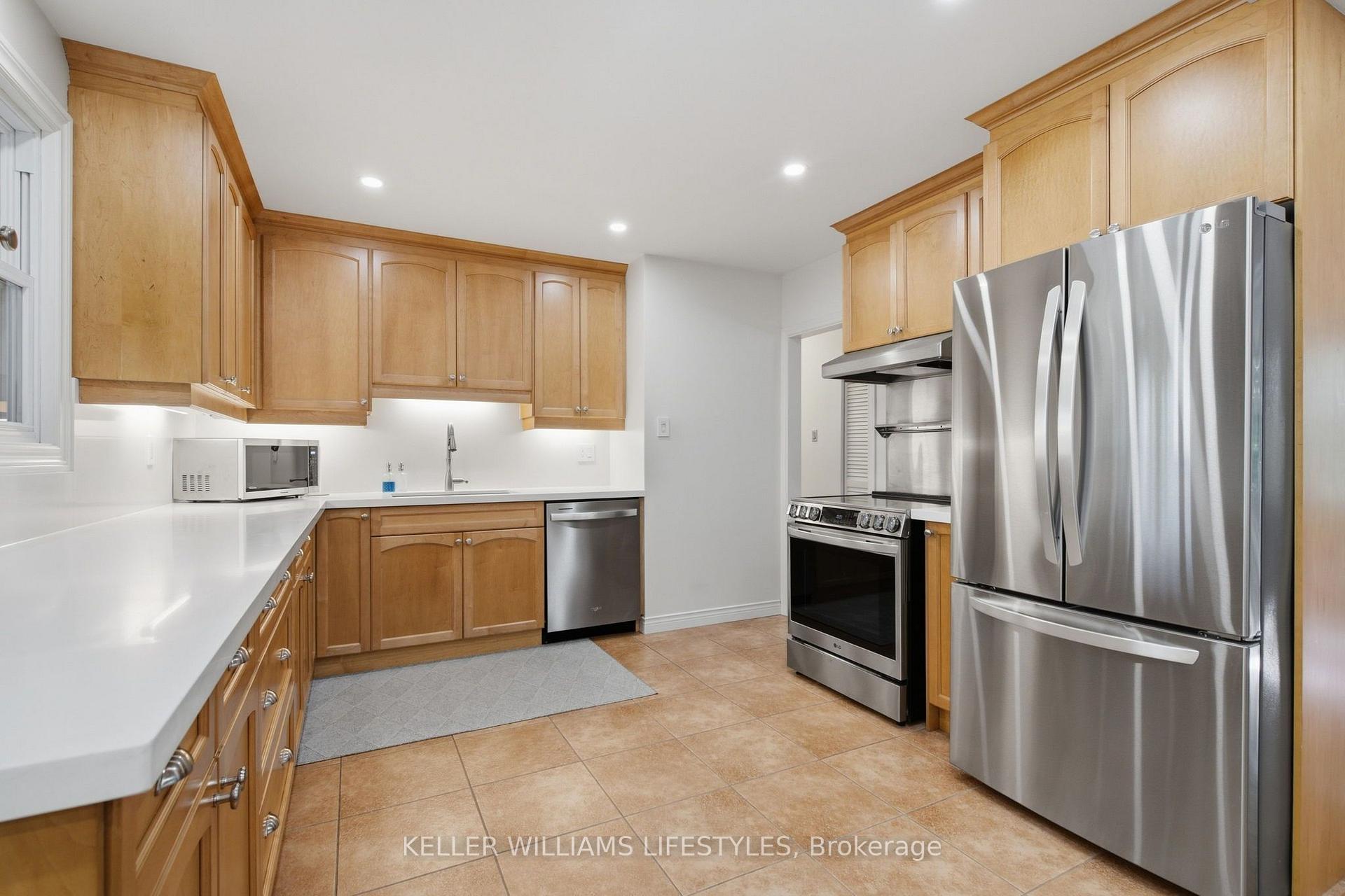 Photo 17 of 1 Queen Anne Circle, London, North M — HOMEH