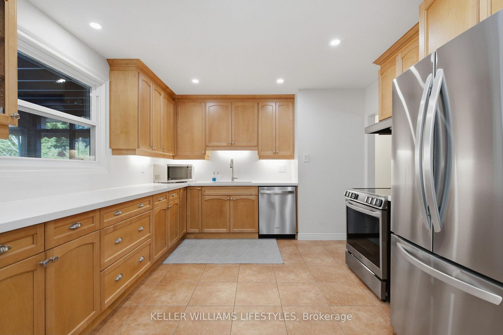 Photo 18 of 1 Queen Anne Circle, London, North M — HOMEH