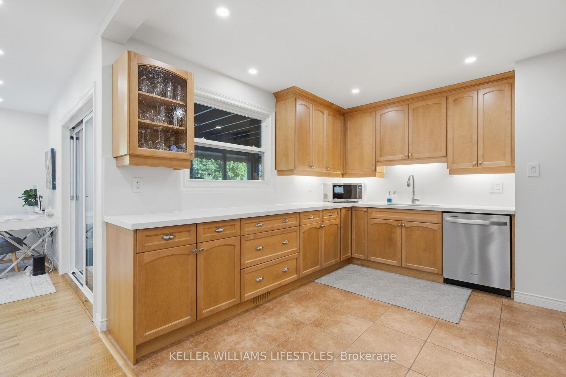 Photo 19 of 1 Queen Anne Circle, London, North M — HOMEH