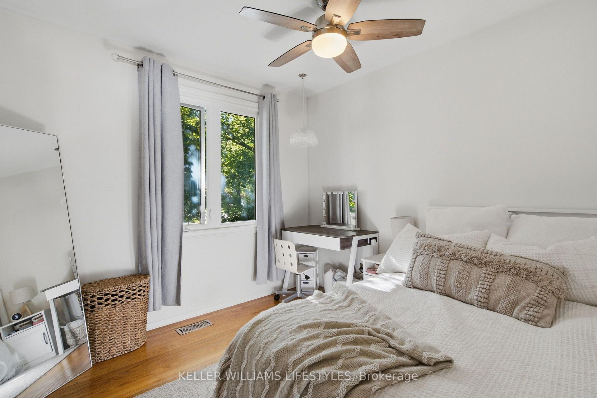 Photo 23 of 1 Queen Anne Circle, London, North M — HOMEH