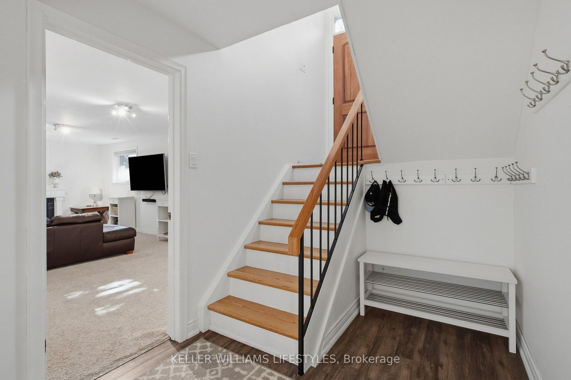 Photo 26 of 1 Queen Anne Circle, London, North M — HOMEH