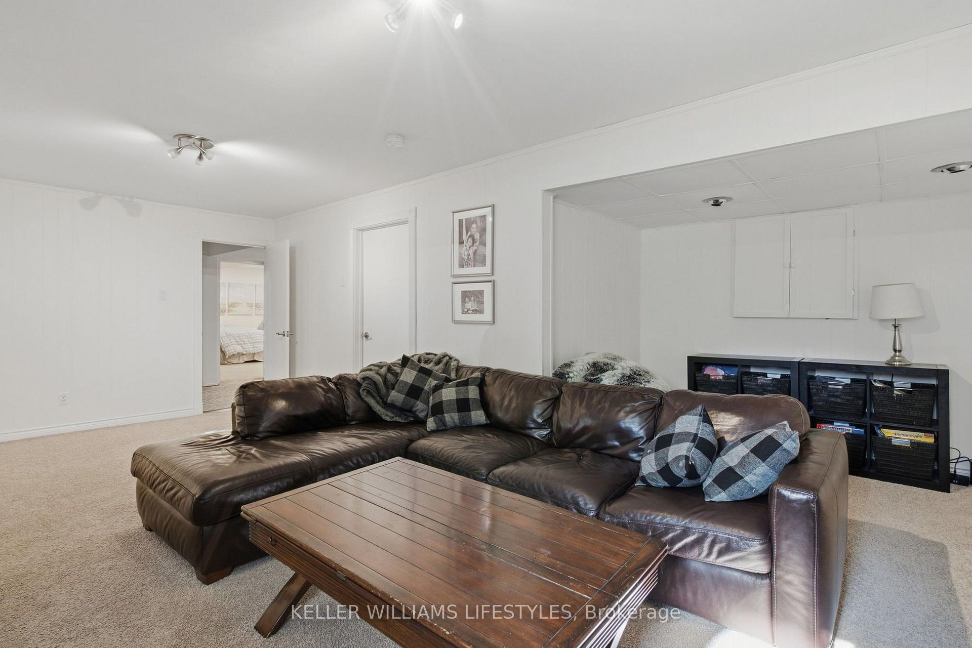 Photo 29 of 1 Queen Anne Circle, London, North M — HOMEH