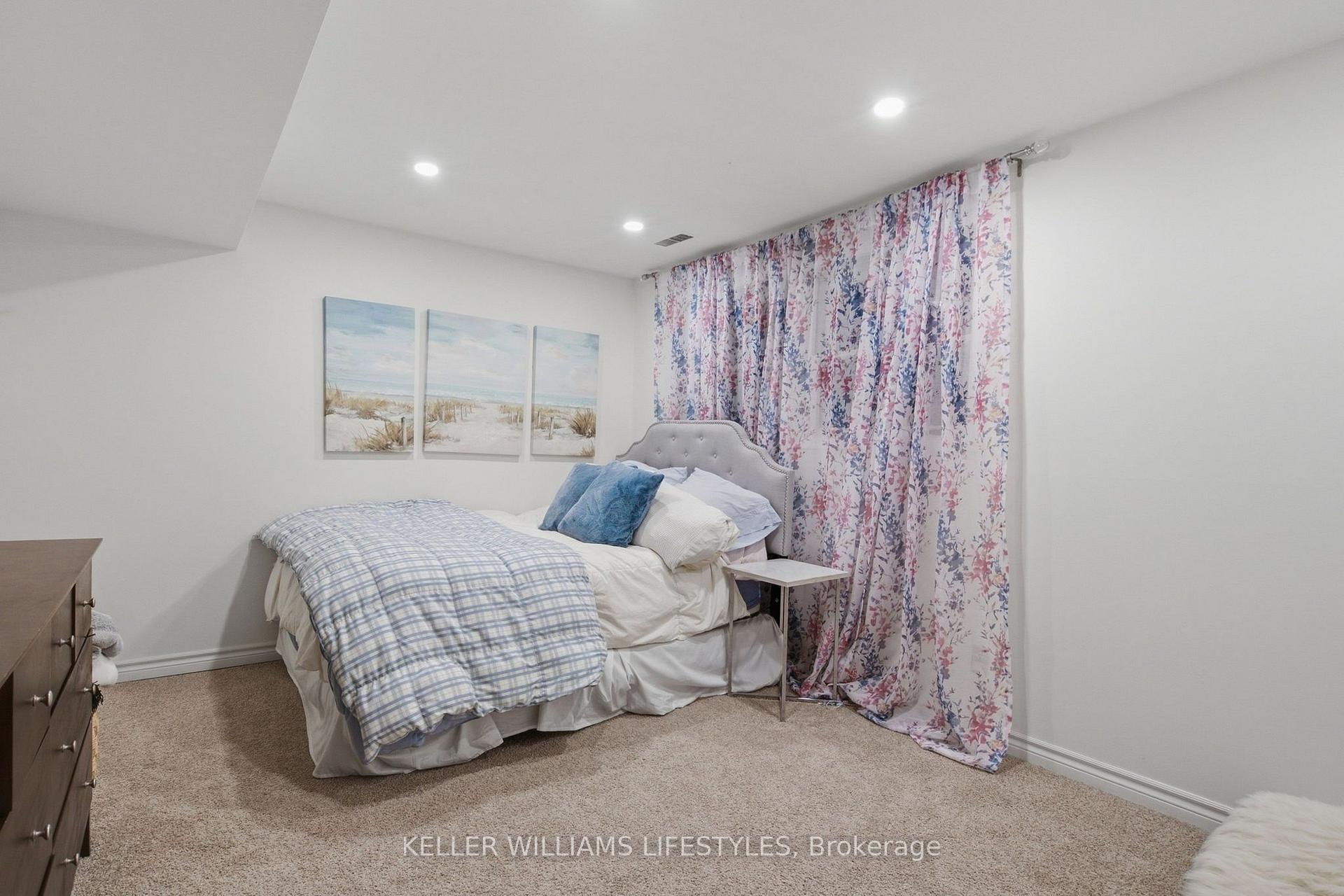 Photo 31 of 1 Queen Anne Circle, London, North M — HOMEH