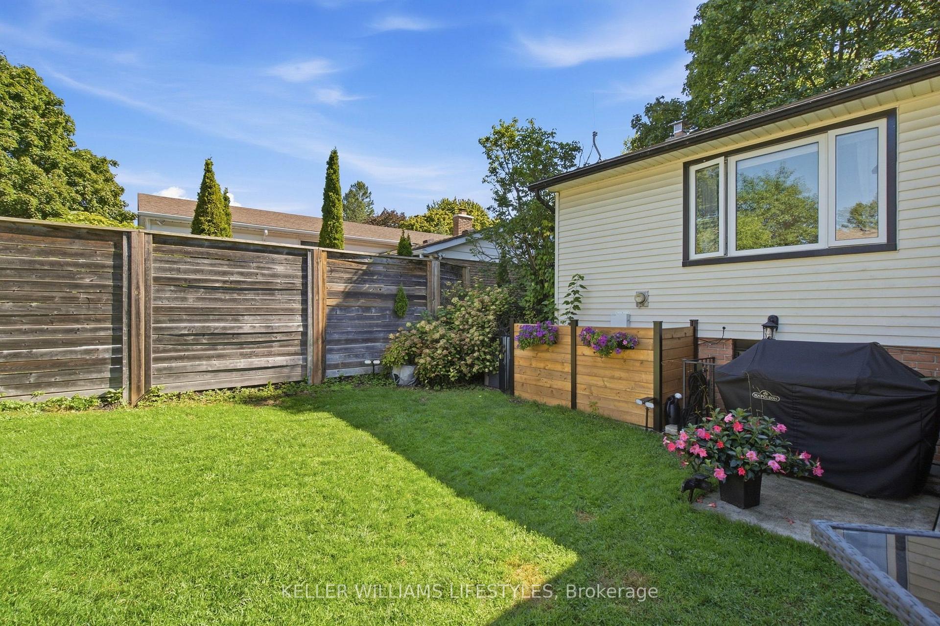 Photo 39 of 1 Queen Anne Circle, London, North M — HOMEH