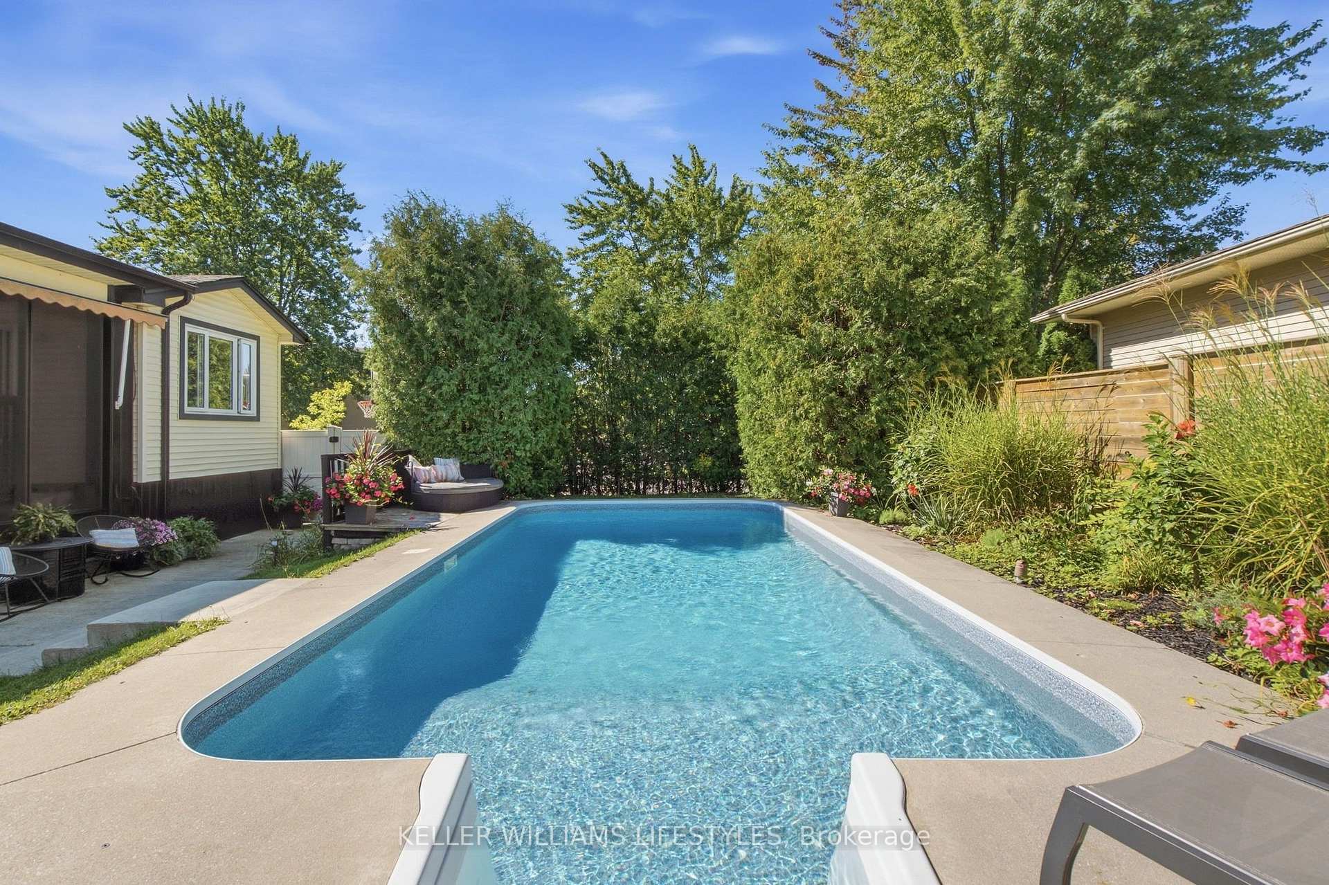 Photo 43 of 1 Queen Anne Circle, London, North M — HOMEH