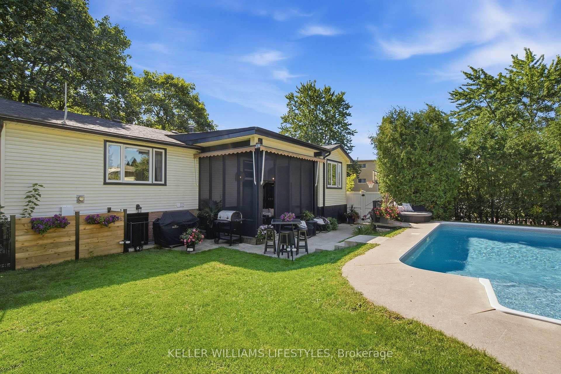 Photo 47 of 1 Queen Anne Circle, London, North M — HOMEH