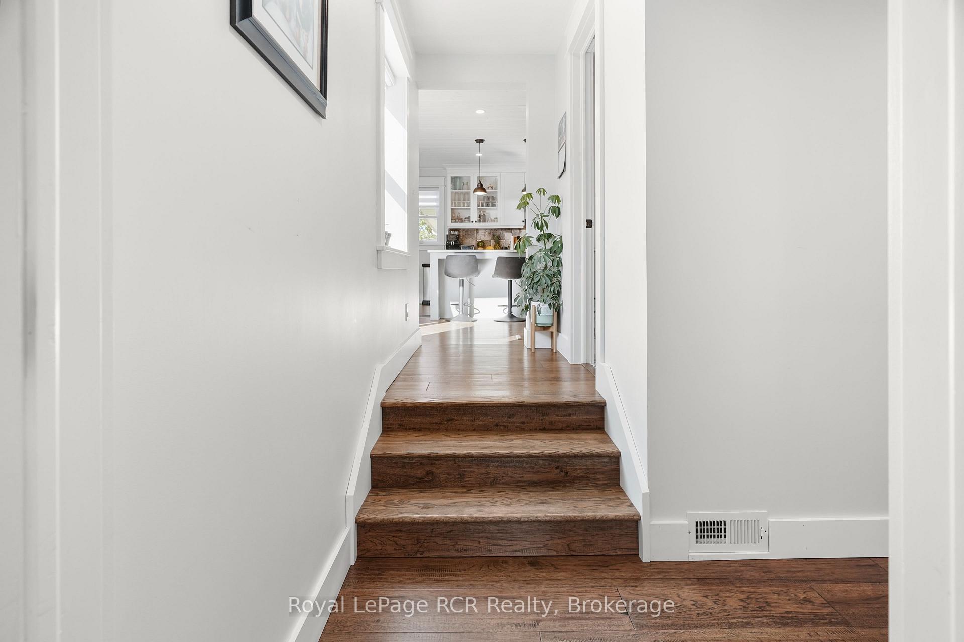 Photo 5 of 210 King Street, North Perth, Elma — HOMEH