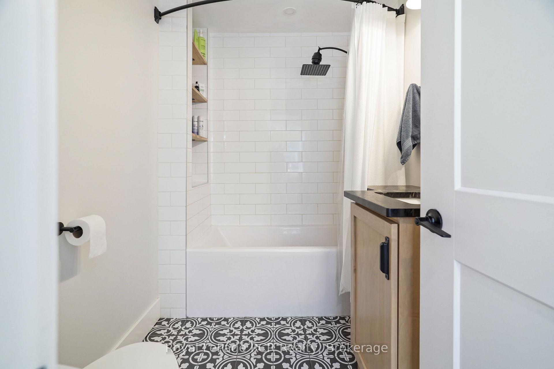 Photo 9 of 210 King Street, North Perth, Elma — HOMEH