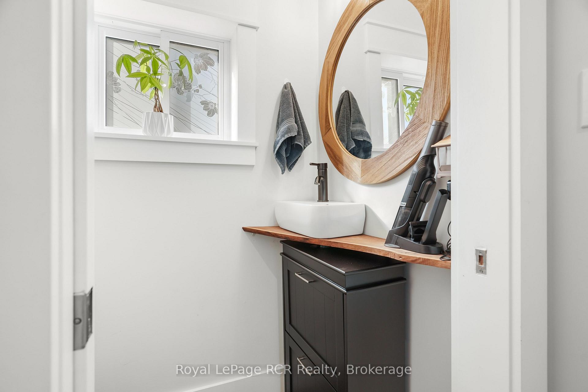 Photo 18 of 210 King Street, North Perth, Elma — HOMEH