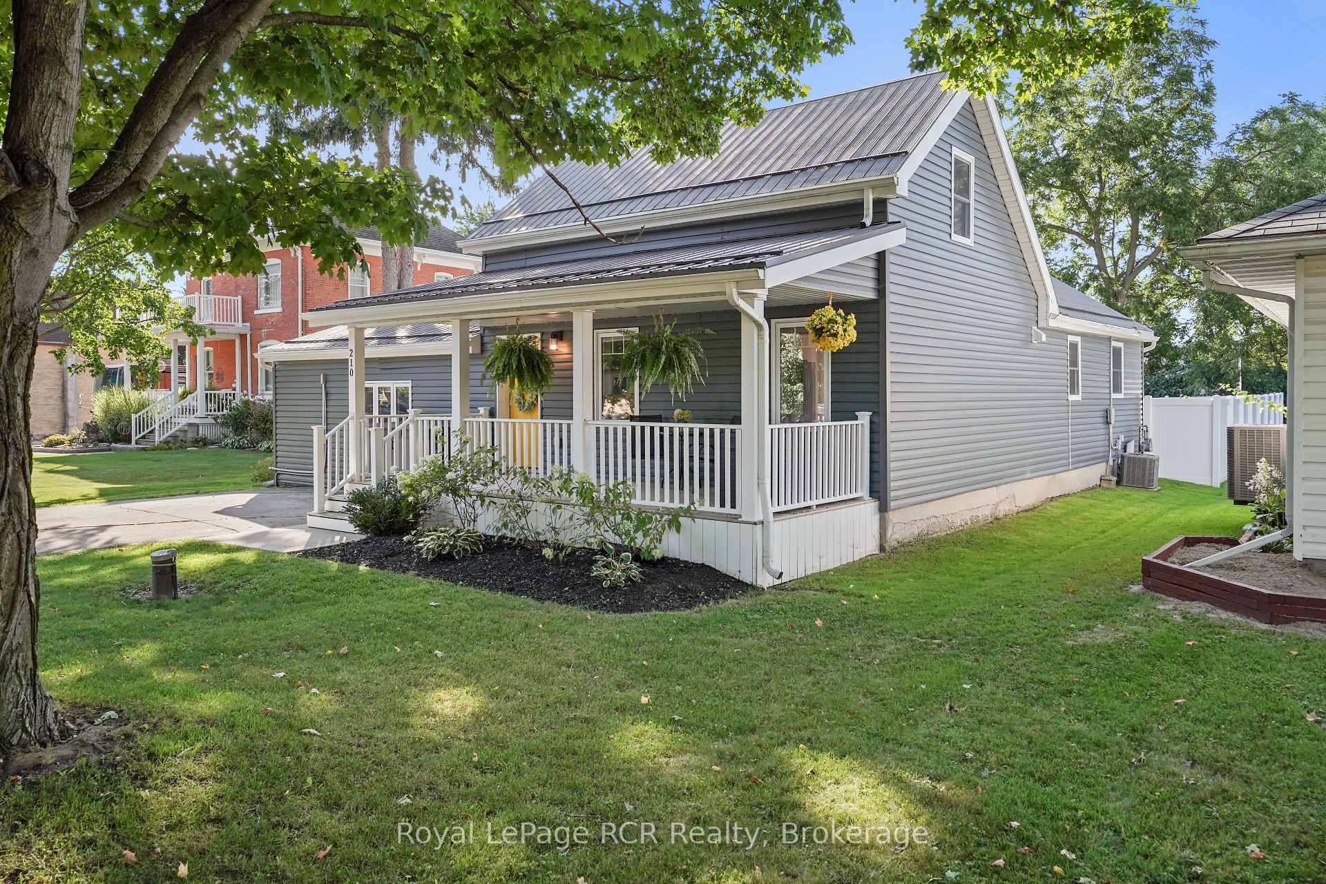 Photo 34 of 210 King Street, North Perth, Elma — HOMEH