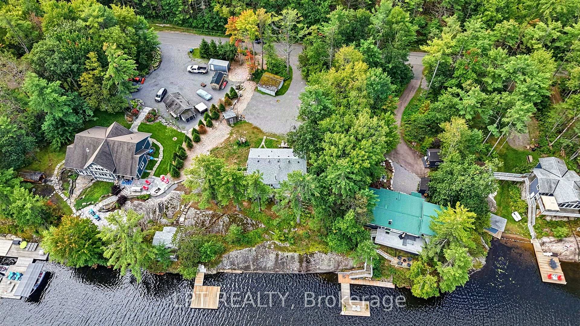 Photo 3 of 5 Pinetree Road, Gravenhurst, Muskoka (S) — HOMEH