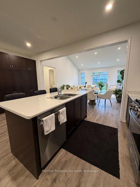 Photo 6 of 37 Chambery Street, Bracebridge, Macaulay — HOMEH