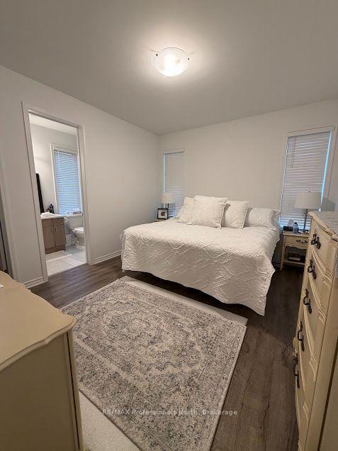 Photo 17 of 37 Chambery Street, Bracebridge, Macaulay — HOMEH