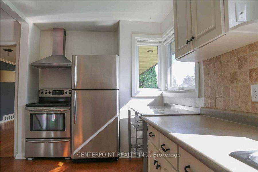 Photo 3 of 503 Sherin Drive, Oakville, West — HOMEH