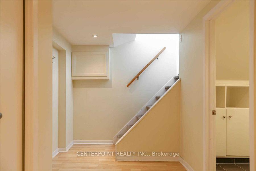 Photo 4 of 503 Sherin Drive, Oakville, West — HOMEH