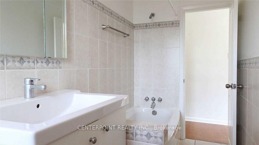 Photo 9 of 503 Sherin Drive, Oakville, West — HOMEH