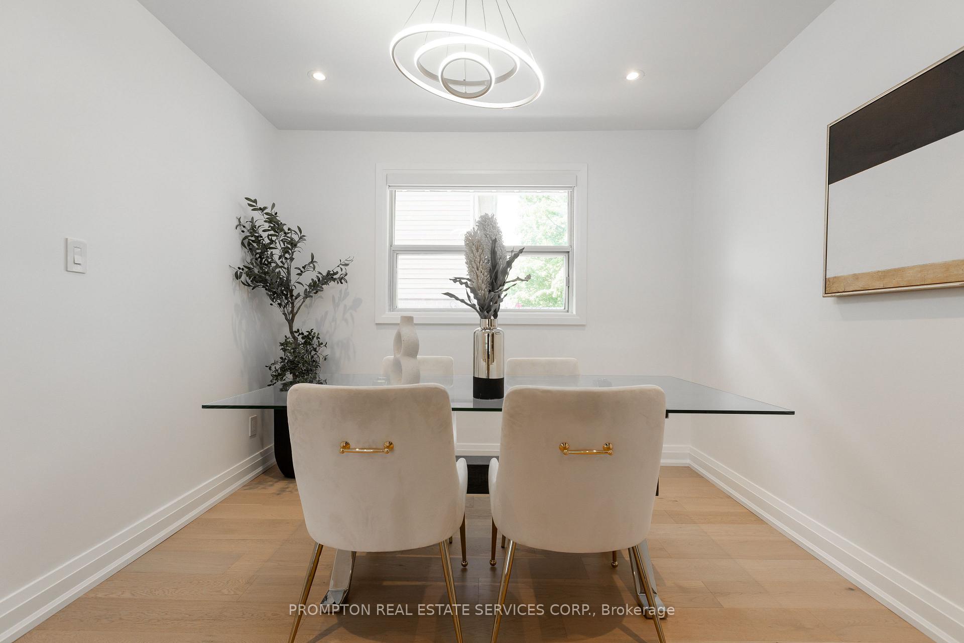 Photo 8 of 2 Filbert Gate, North York, Parkwoods-Donalda — HOMEH