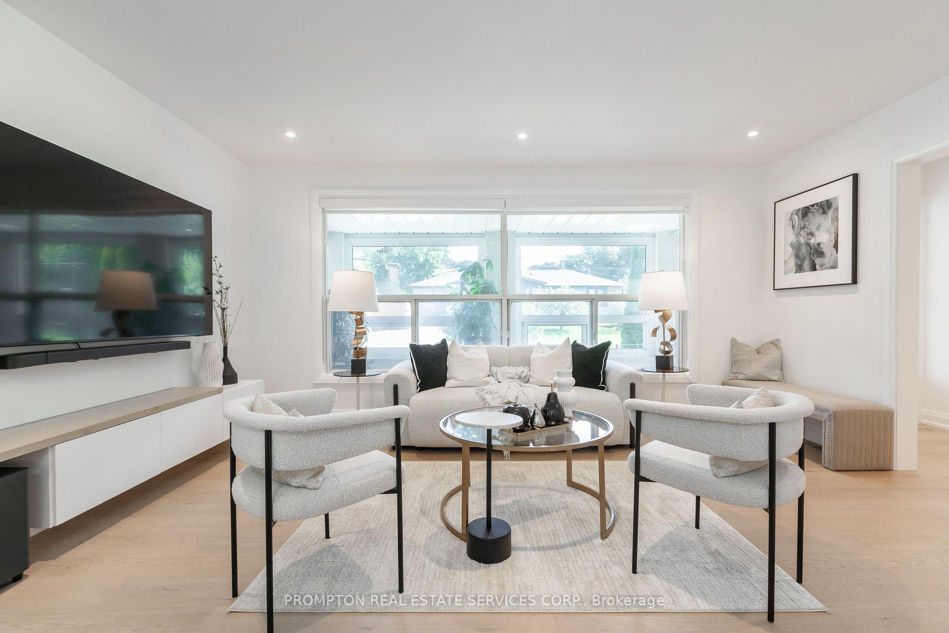 Photo 10 of 2 Filbert Gate, North York, Parkwoods-Donalda — HOMEH