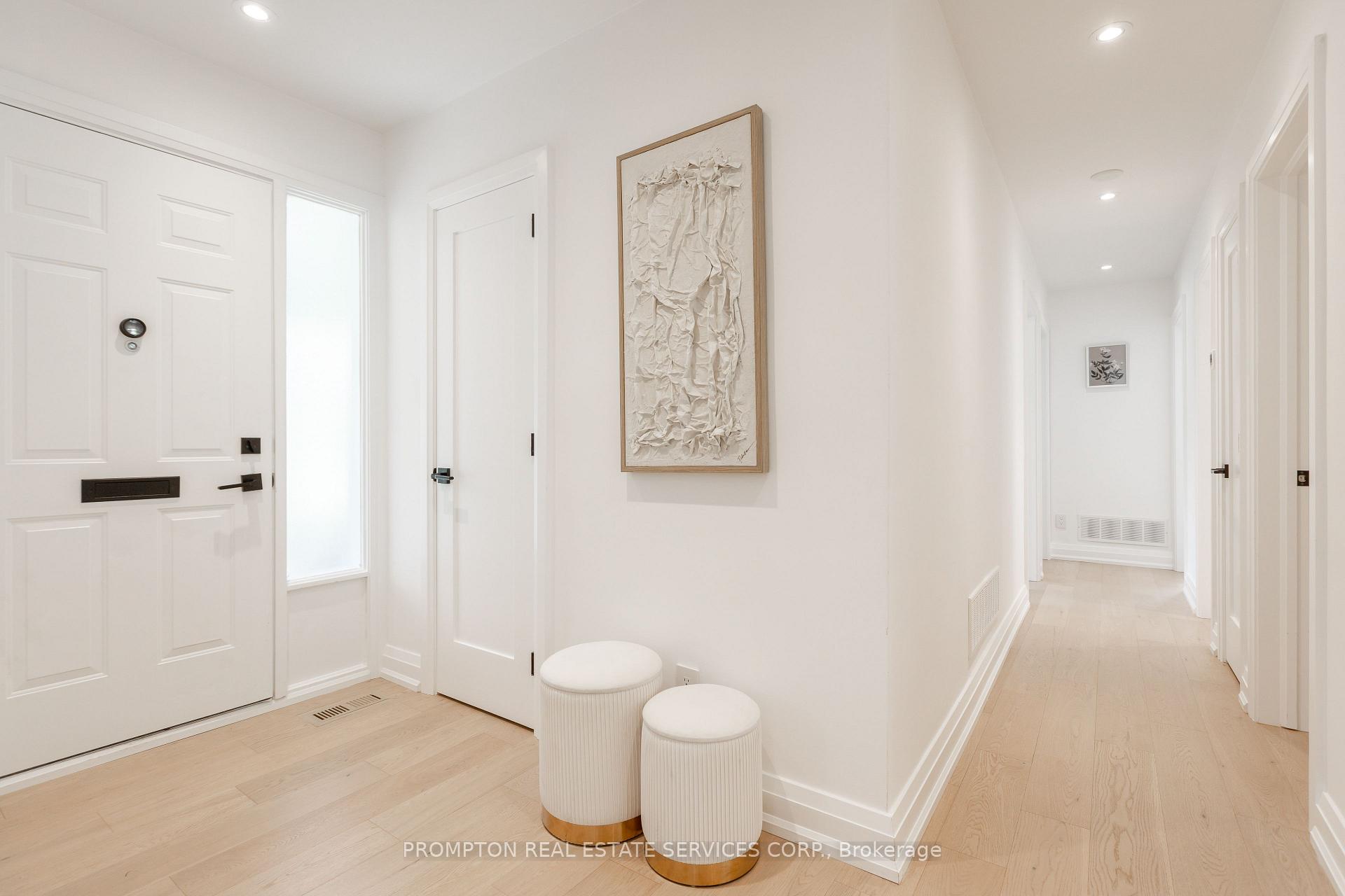 Photo 11 of 2 Filbert Gate, North York, Parkwoods-Donalda — HOMEH