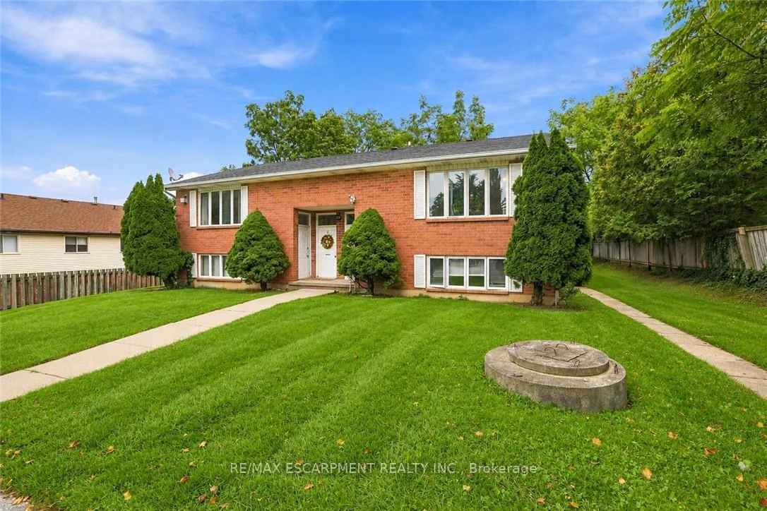 Photo of 26 Renfrew Street E